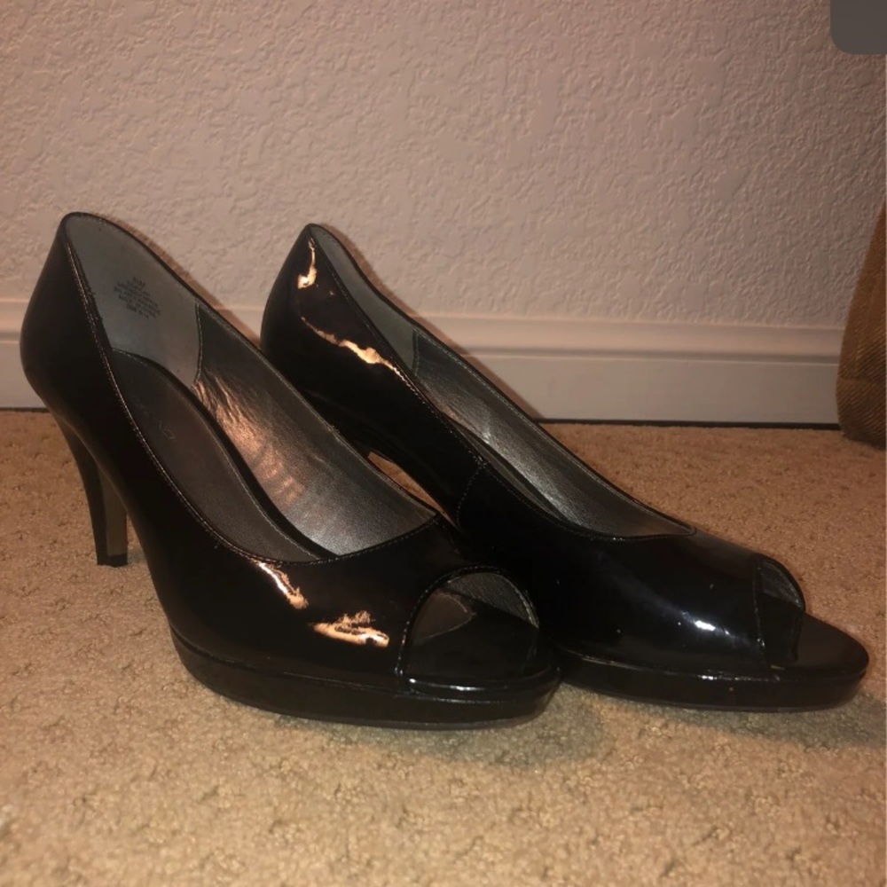 Women’s Black Glossy Stiletto Heels